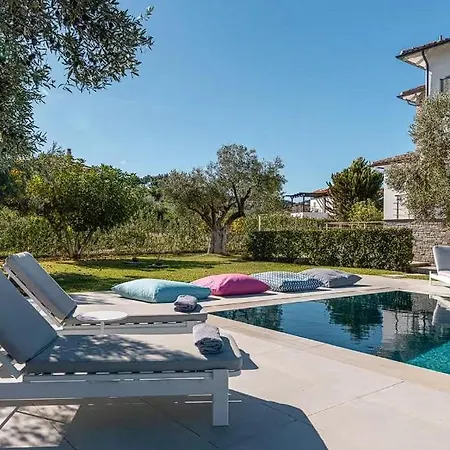 Offers An Unparalleled Blend Of Privacy And Comfort ! Gasthof