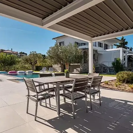 Offers An Unparalleled Blend Of Privacy And Comfort !